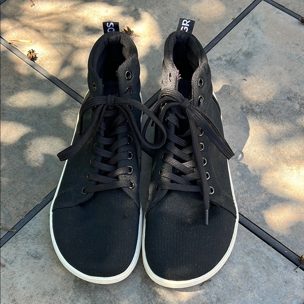 Feelgrounds Barefoot Black High-Top Sneakers